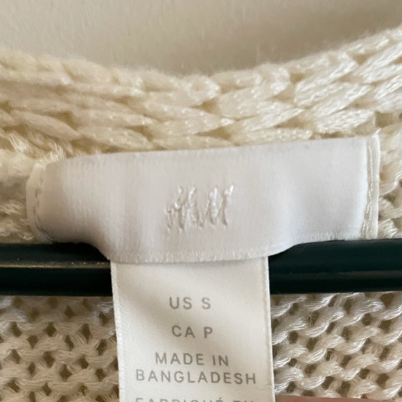 Striped cream and navy knit v-neck sweater, size S. - Picture 2 of 3